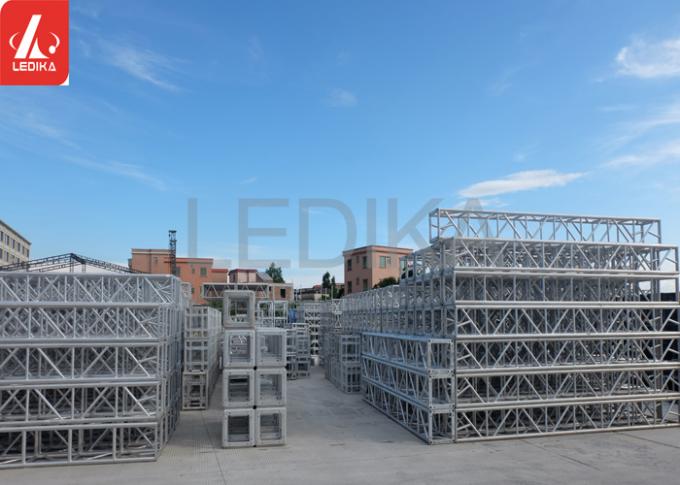 Black Aluminum Bolt Space Frame Catwalk Truss For Big Loading Concert Lighting