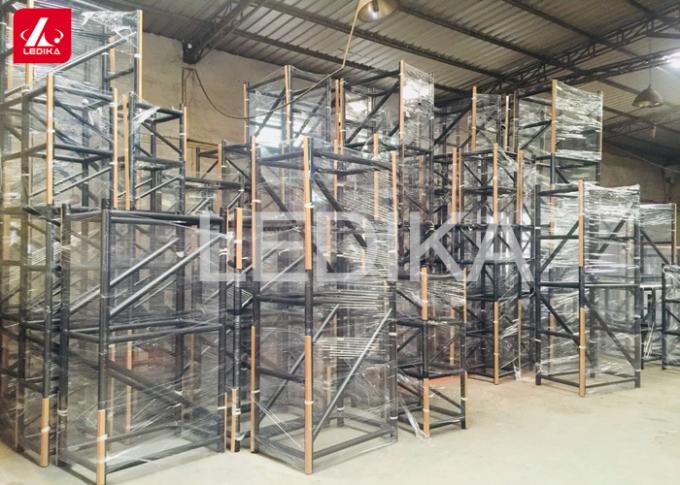 Black Aluminum Bolt Space Frame Catwalk Truss For Big Loading Concert Lighting