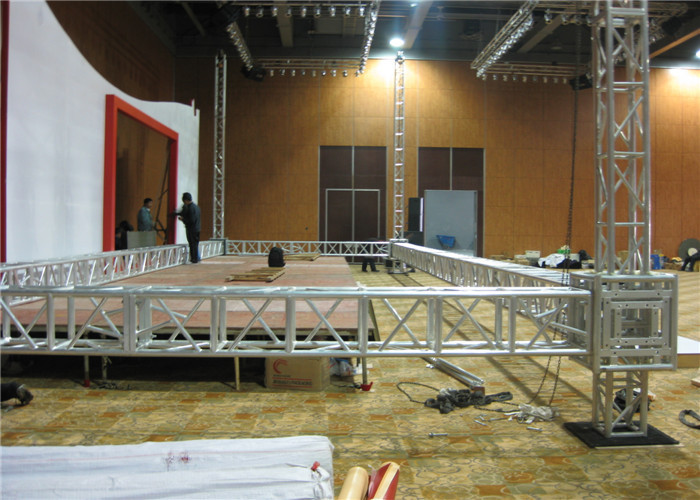 Lightweight Quadrate Aluminum Box Truss Indoor Green 16m Span 2m / 3m