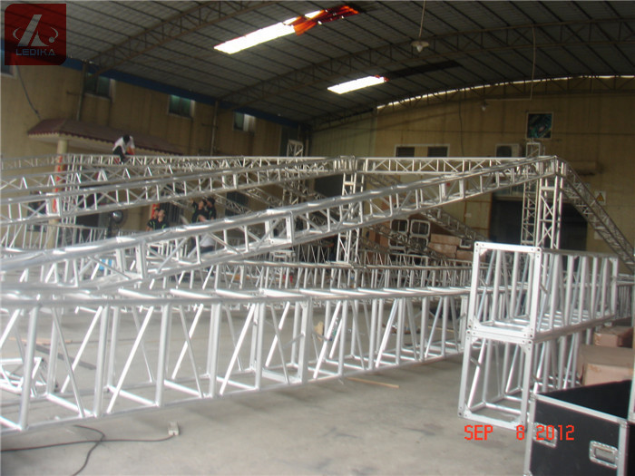 Outdoor Events Stage Roof Truss Material 6082 12 30m Max Span For Hanging Lamps