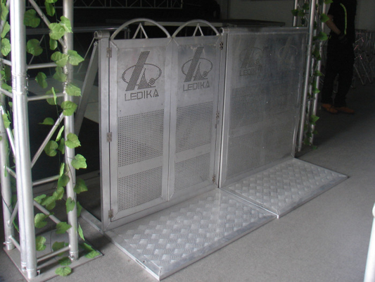 Outdoor Folded Aluminum Alloy Metal Crowd Control Barriers With Door