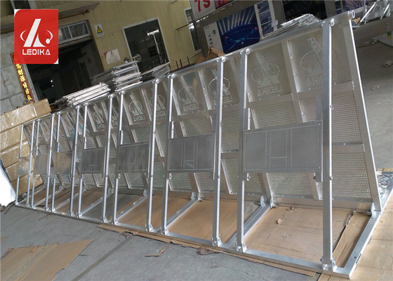 Foldable Remotable Aluminium Alloy Crowd Barrier For Outdoor Concert