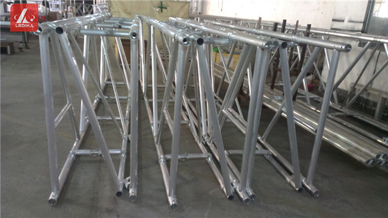 20.4 X 18.5 Triangle Exhibit Truss 1179kg - 2809kg Loading Weight For Outdoor Event