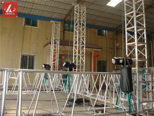 20.4 X 18.5 Triangle Exhibit Truss 1179kg - 2809kg Loading Weight For Outdoor Event
